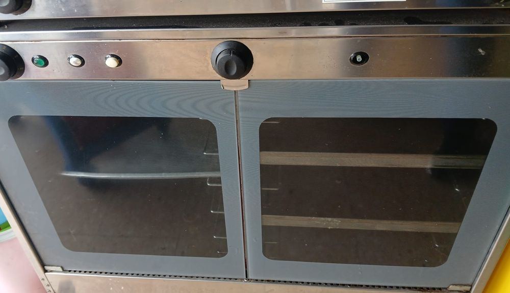 Estufa  pasteleiro Unox 12 tabrleiros