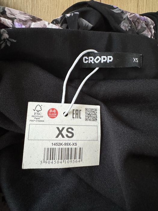 Cropp Plisowana Czarna Spódnica w róże midi rozmiar XS/34