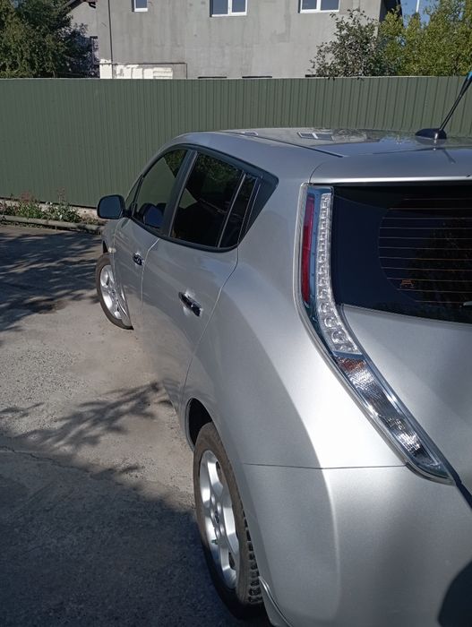 Продам Nissan leaf _ 50 кВт!!!