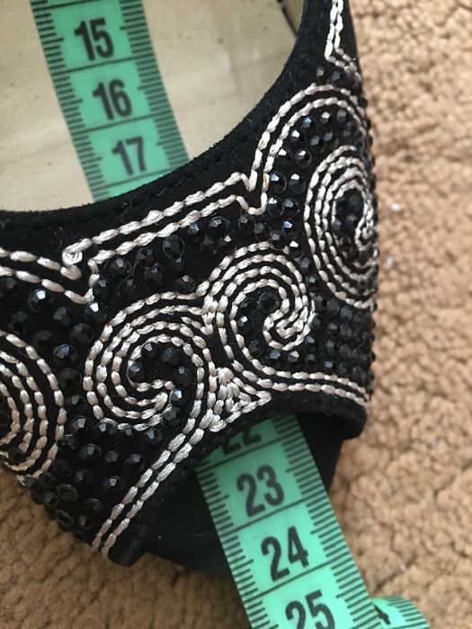 Замшеві туфлі на каблуку stoalos з вишивкою