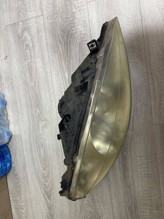 Правая передняя фара peugeot 307