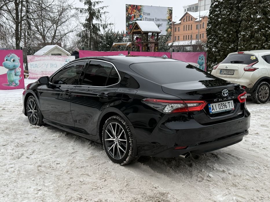 Toyota Camry HYBRID 2021 р.