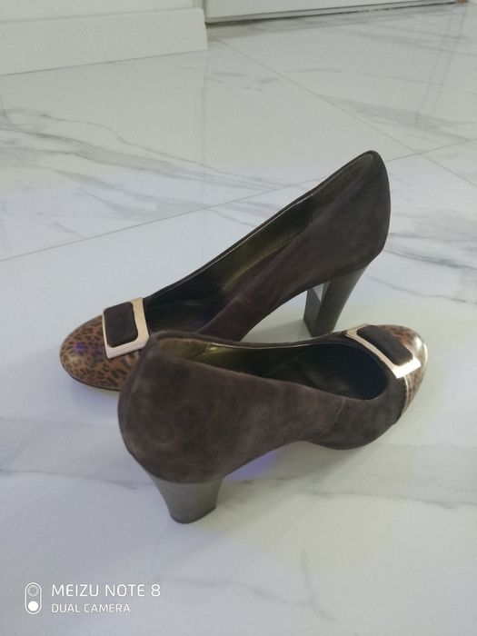 Nowe włoskie czółenka skórzane 37