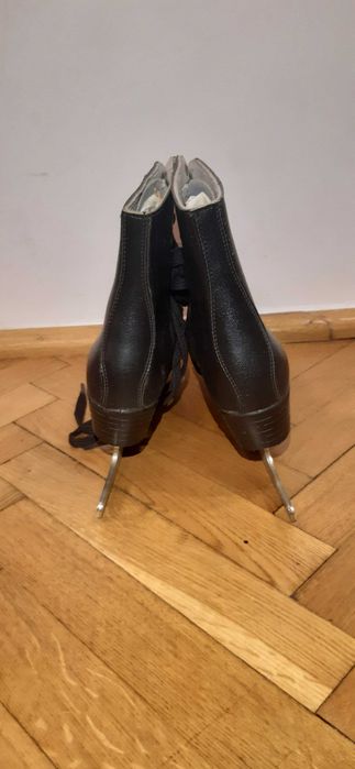 Łyżwy figurowe roz. 32