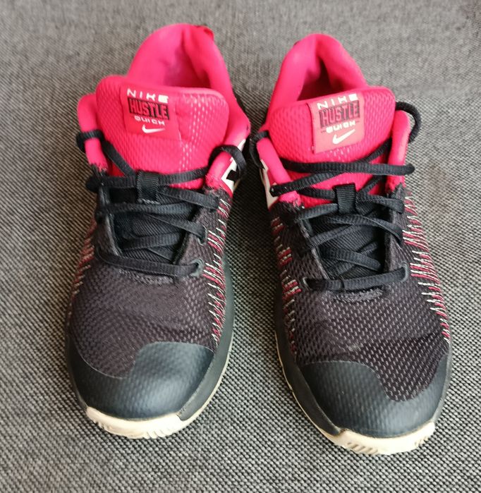 Buty młodzieżowe Nike Hustle Quick rozmiar 37, 5