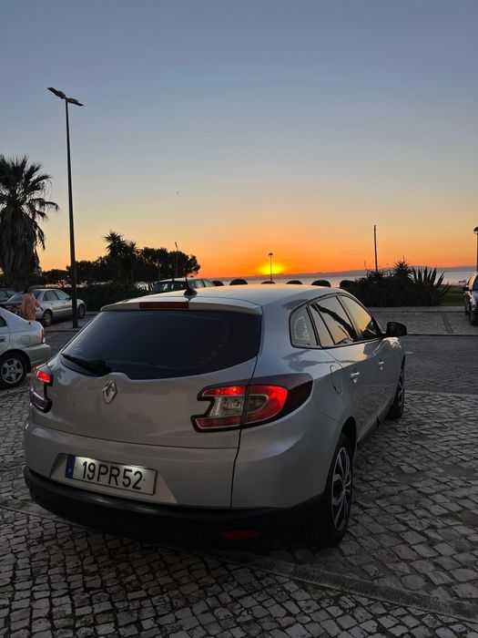 Mégane Sport Tourer 1.5 dCi com vidros escuros averbados