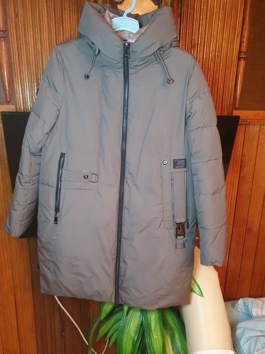 Продам пуховик в гарному стані,майж нов 54 р шир 118 -120см довж90см