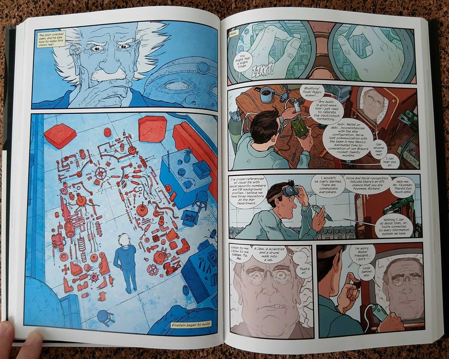 BD - The Manhattan Projects Deluxe Edition Book 1