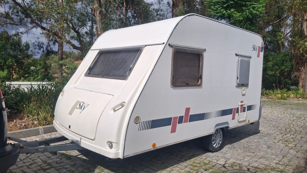 Caravana Pluma 350