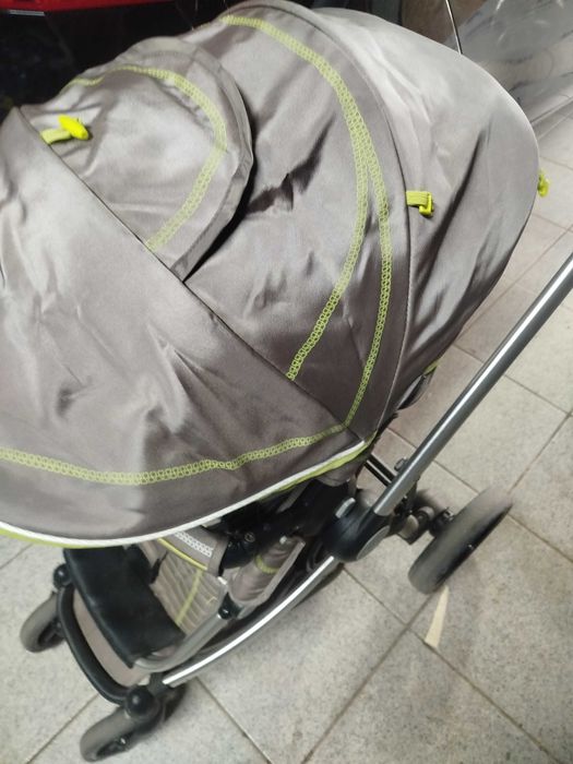 Carrinho bebé com ovinho