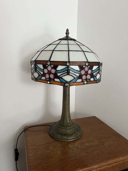 Piękna lampa w stylu Tiffany