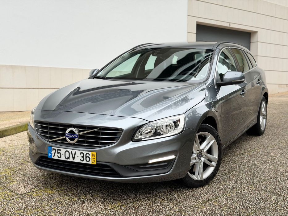 Volvo V60 2.4 D6 R-Design Mom.AWD Phev