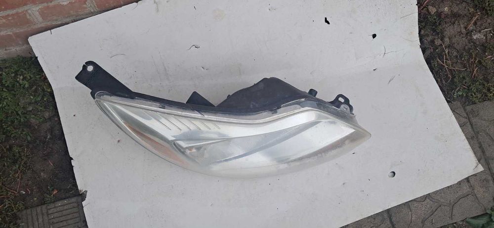 Продам фару Ford Focus 3