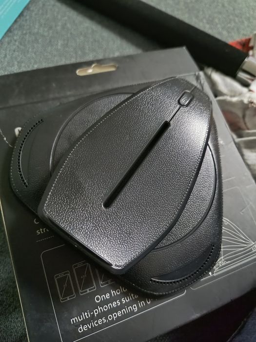 Uchwyt samochodowy na telefon