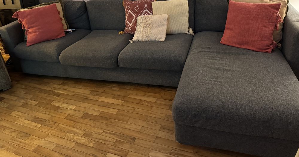 Sofa cinza com chaise longue em muito bom estado