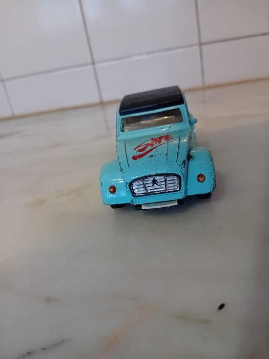 Miniatura Citroën 2 Cavalos Antiga Escala 1:32
