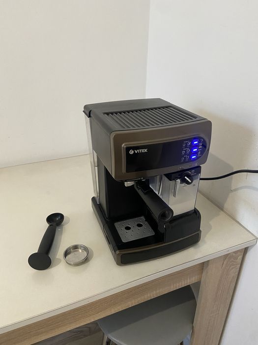 Кавоварка vitek vt-15-17 з капучінатором рожкова