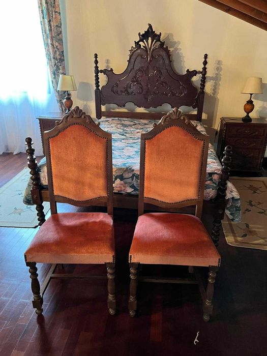 Mobilia quarto completa em madeira.