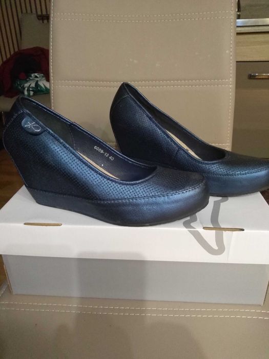 pantofle damski nowe na koturnie Vices
