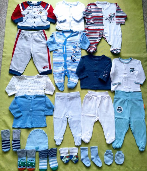Paka 56/62 pajace piżamki body bluzeczki polspiochy skarpetki