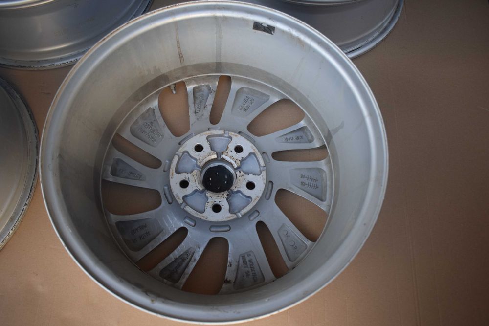 felga aluminiowa SUZUKI SX4 S-CROSS 6,5x17 ET50 5x114.3. 43210.64RF0