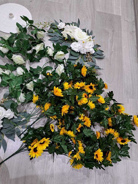 Łuk ślubny, tiul, dekoracje ślubne, sztuczne kwiaty