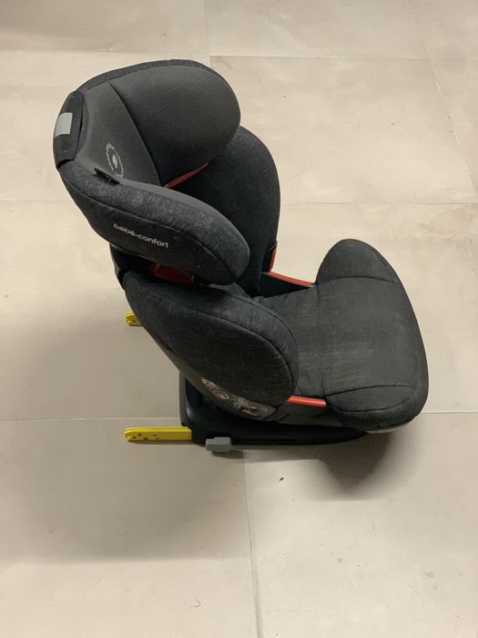 Cadeira auto Bebé Confort RODIFIX Nomad Black i-Size