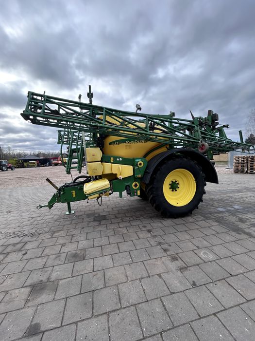 Opryskiwacz John Deere 832i
