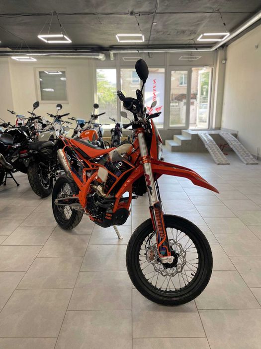 Акція на Мотоцикл STM (STN) V8 Motard в наявності АРТМОТО Хмельницький