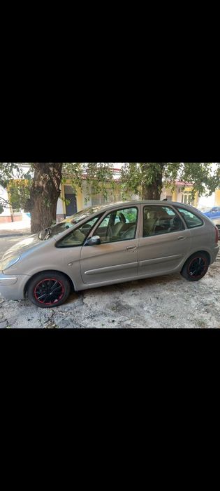 Продам машину ..