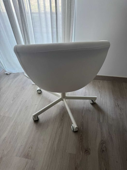 Cadeira IKEA com ou sem rodas