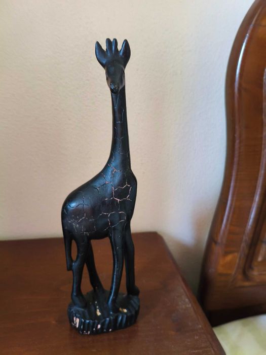 Estatueta Girafa Étnica em Madeira Maciça (26 cm)