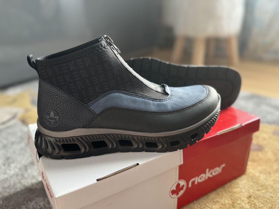 Спортивні ботинки