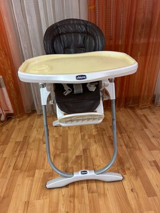 Продам дитячій столик для годування.