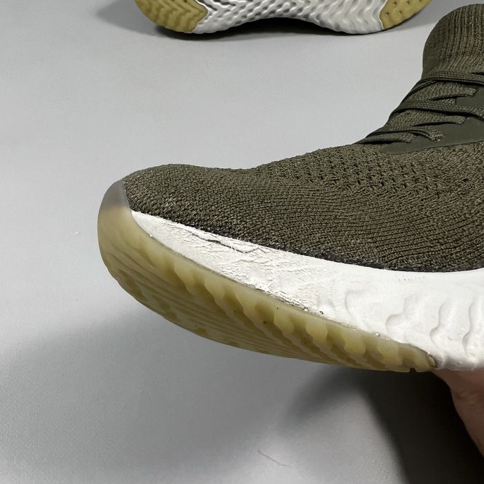 Чоловічі бігові кросівки Nike Epic React Flyknit 1