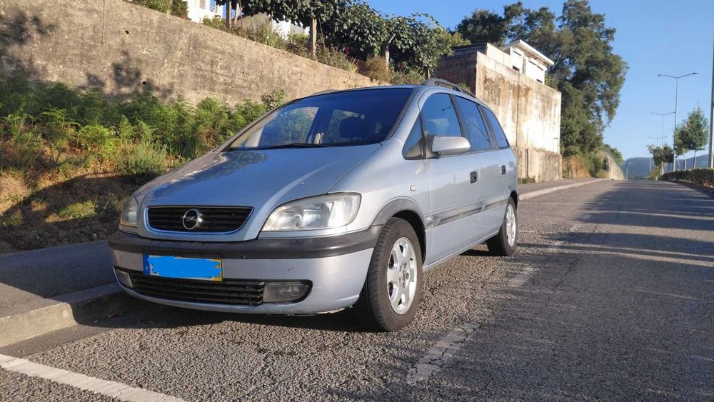 Opel Zafira 2.0 di c/ 7 lugares Nacional