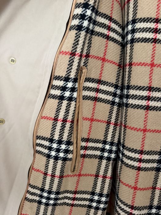 Beżowy płaszcz Burberry