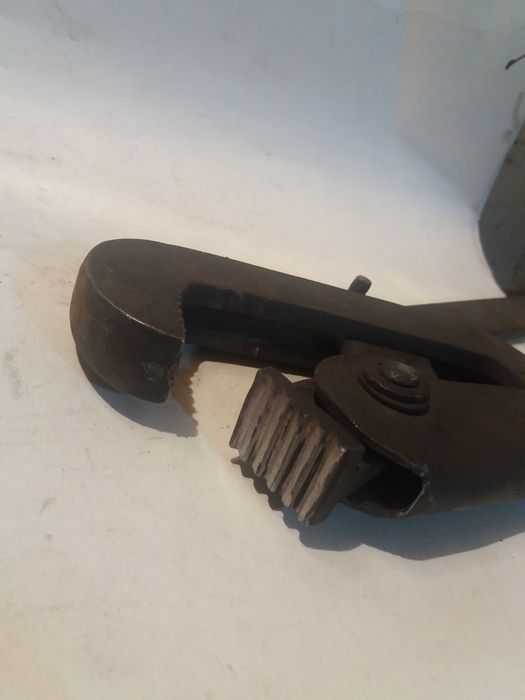 Ключи трубные' для нарезания резьбы