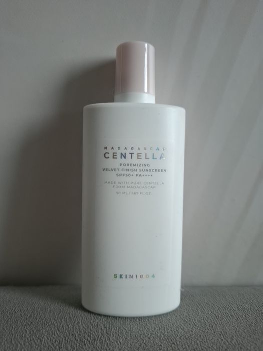 SKIN1004 Centella Madagascar Poremizing Velvet SPF50 matujący krem z filtrem
