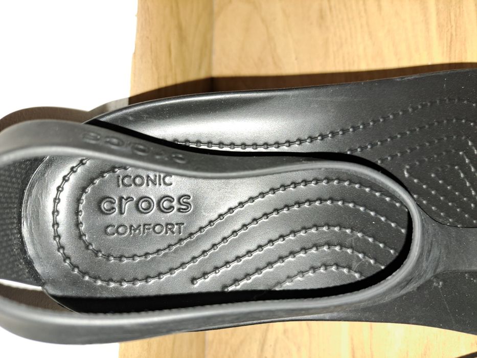 Crocs Serena W8 sandały nowe