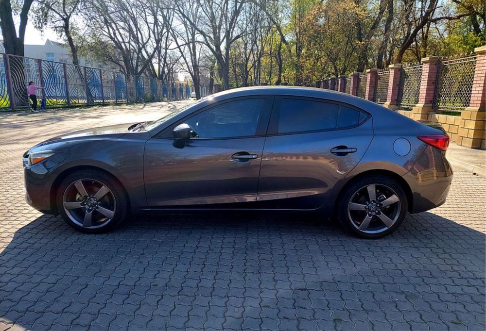 Продам Mazda 3 2018