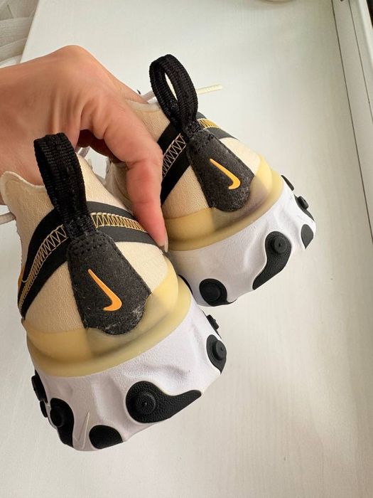 Круті літні кросівки Nike React Element 55 SE “University Gold”
