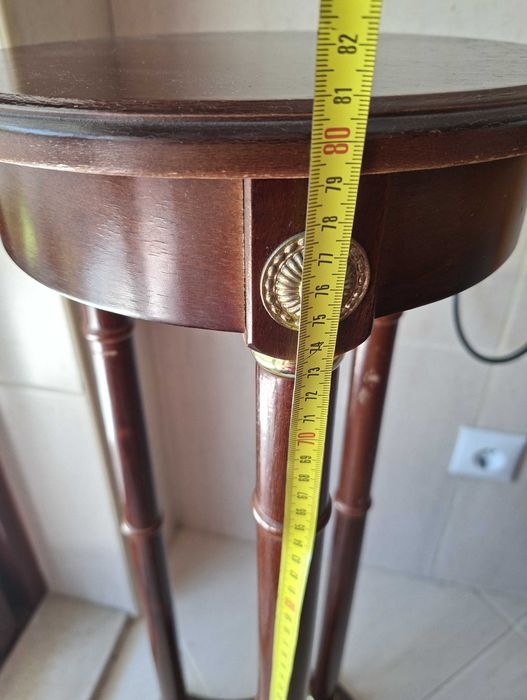 Linda Mesa de Apoio em Madeira (Sala ou Quarto)