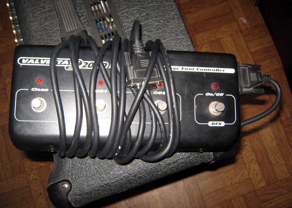 Marshall AVT100 VALVESTATE 2000 комбо гитарный усилитель, 100 Вт