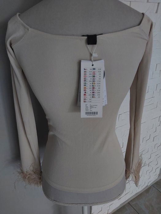 Bluzka, sweter Amisu z piórami r 34/36 nowa