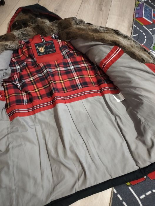 Продам зимову куртку р.44