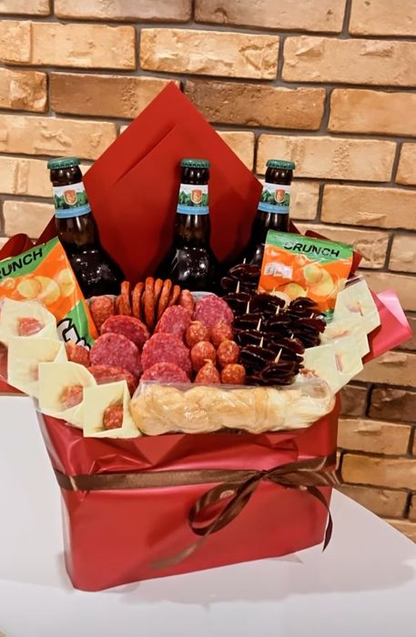 Їстівні букети. М'ясні букети. Букети з ковбасок. Чоловічий букет