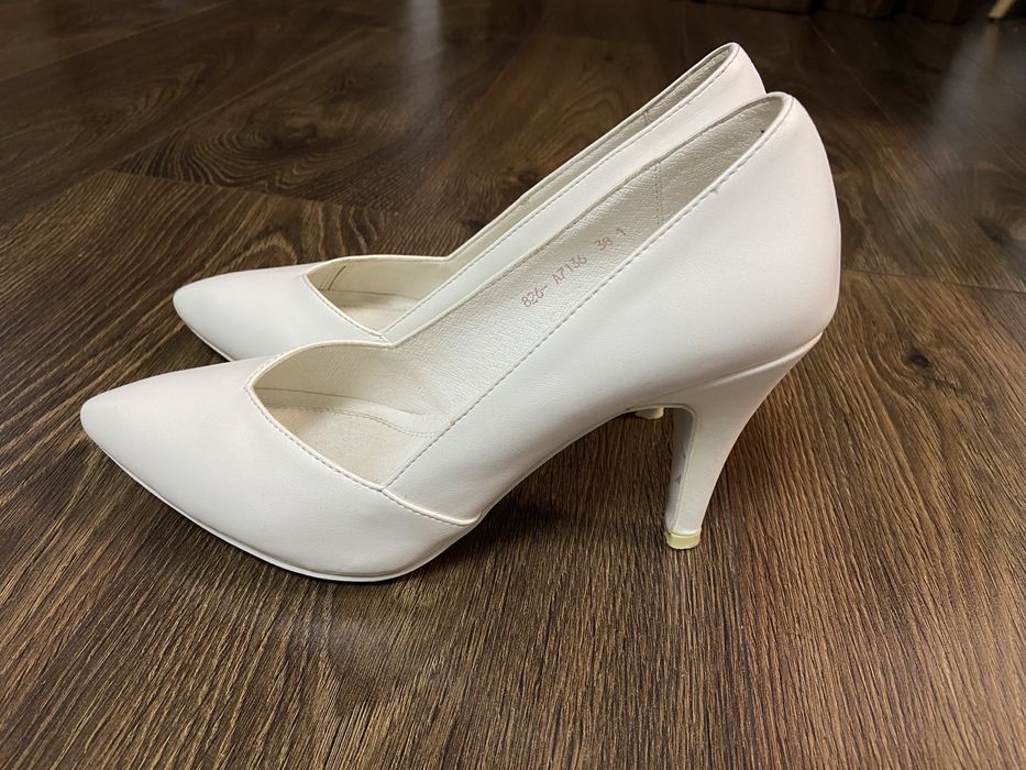 Весільні туфлі