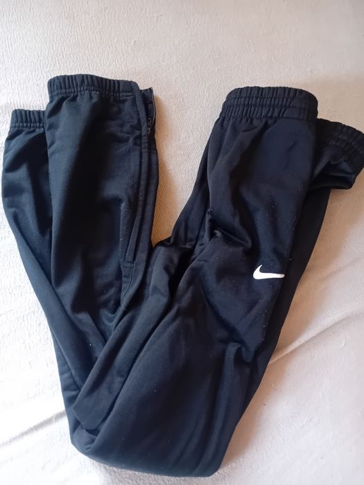 Spodnie dresowe Nike . M