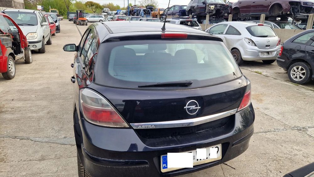 OPEL ASTRA H HB KLAPA TYŁ Z20R
